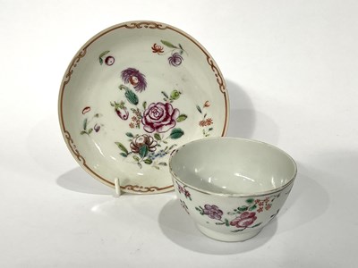 Lot 258 - An 18th century style Chinese tea bowl and...