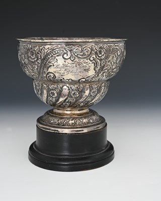 Lot 397 - An Edwardian silver bowl, of ogee form, the...