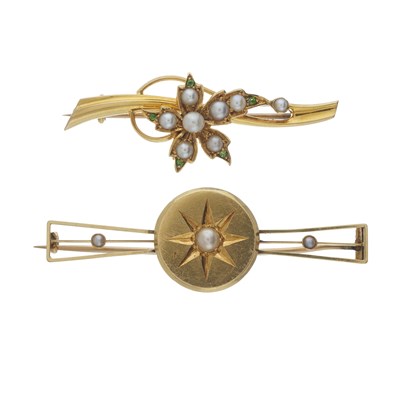 Lot 64 - Two early 20th century gold brooches