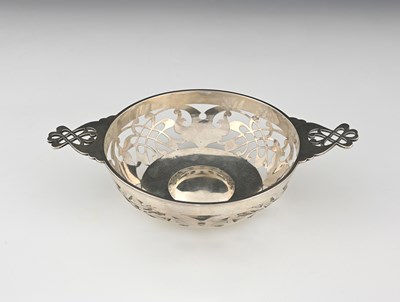 Lot 388 - An Edwardian silver Art Nouveau style...