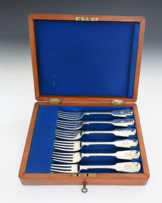 Lot 391 - A cased set of six Victorian silver fiddle...