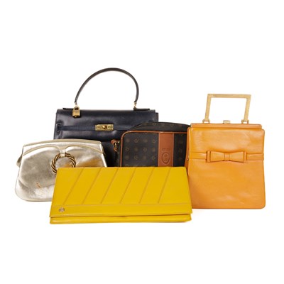 Lot 417 - A selection of vintage handbags