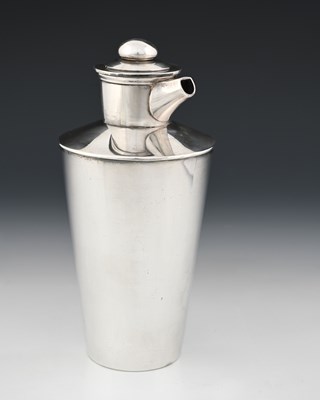 Lot 15 - A French Art Deco cocktail shaker, plated, of...