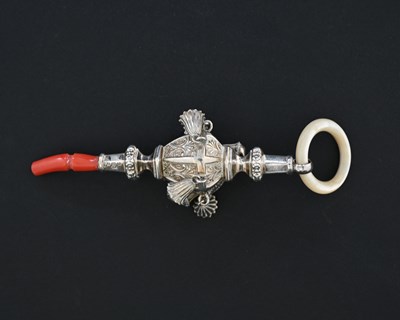 Lot 30 - An Edwardian silver child's rattle, the...