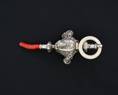 Lot 30 - An Edwardian silver child's rattle, the...