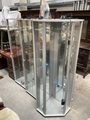 Lot 961 - A group of glass display cabinets, with most...