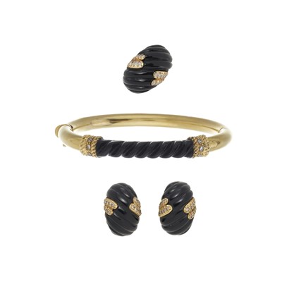 Lot 138 - A set of 18ct gold onyx and diamond jewellery