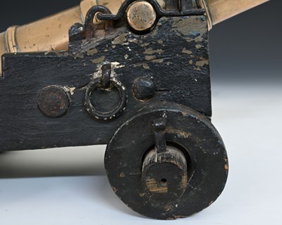 Lot 207 - A George III bronze 8 bore signal cannon in...