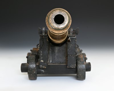 Lot 207 - A George III bronze 8 bore signal cannon in...