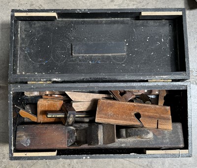 Lot 996 - A toolbox containing late 19th and early 20th...