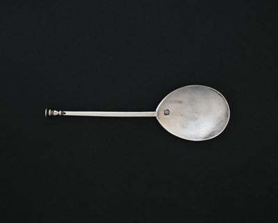 Lot 115 - A Charles I silver seal-top spoon, with...