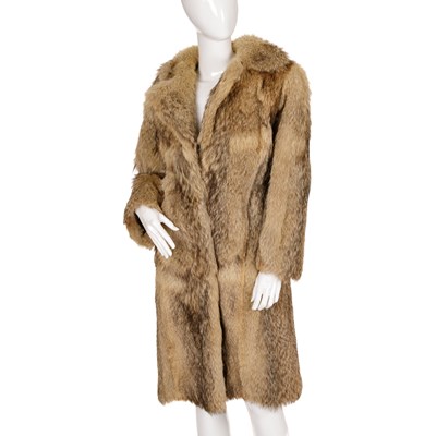 Lot 433 - A wolf fur coat