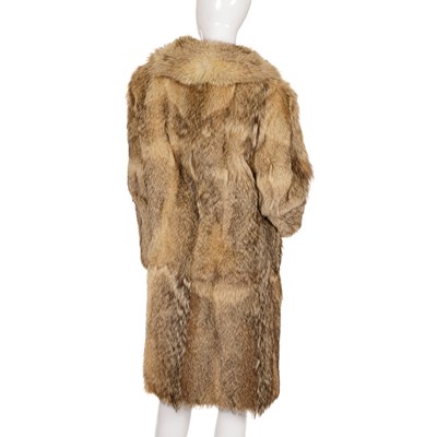 Lot 433 - A wolf fur coat