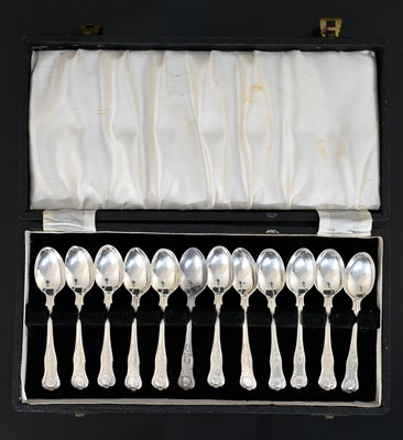 Lot 281 - A set of twelve Elizabeth II silver King's...