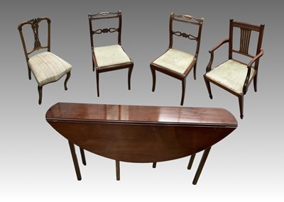 Lot 919 - A reproduction Georgian drop leaf oval table...