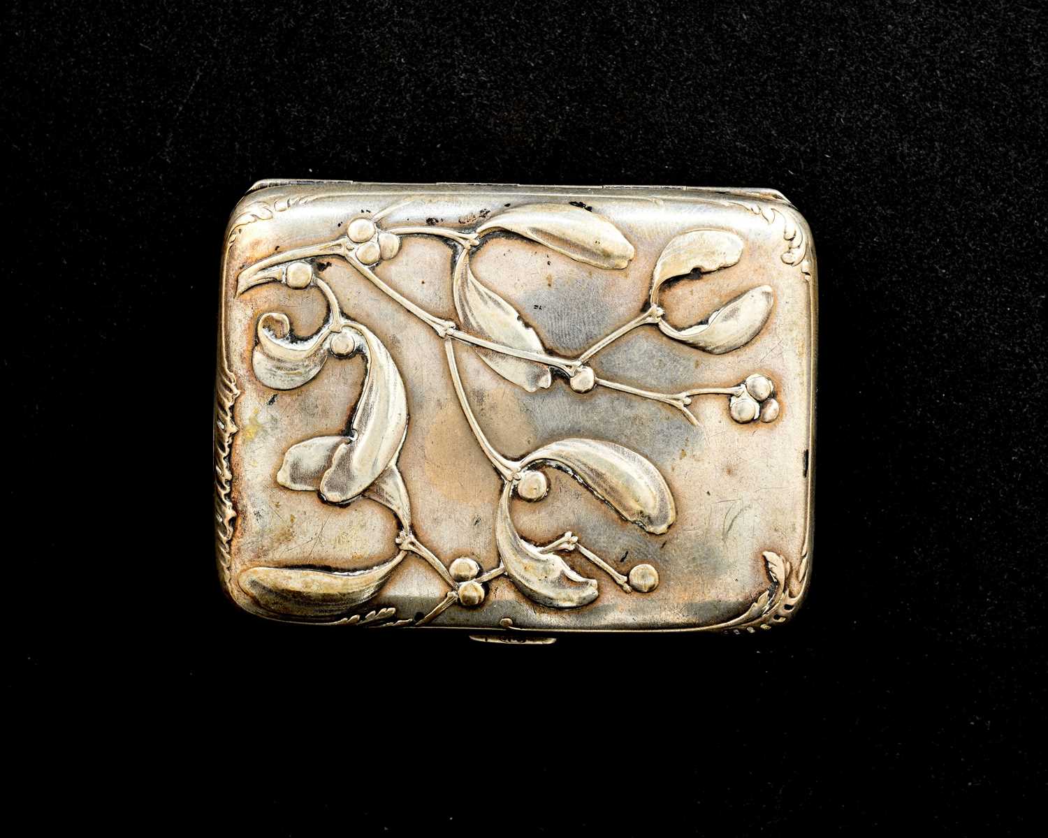Lot 136 - An Art Nouveau silver cigarette case, Charles...