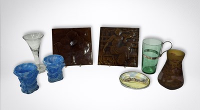 Lot 200 - A collection of ceramics and glass: a...