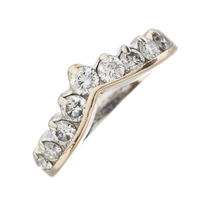 Lot 222 - A diamond wishbone ring