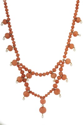 Lot 75 - An early to mid 20th century coral fringe necklace