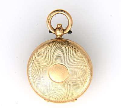 Lot 3 - A George V 15 carat gold triple locket, Deakin...