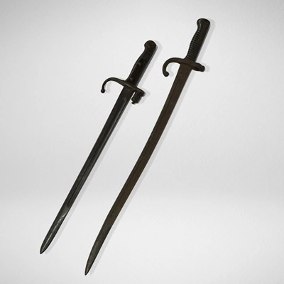 Lot 370 - A French 1866 pattern sword bayonet, and a...