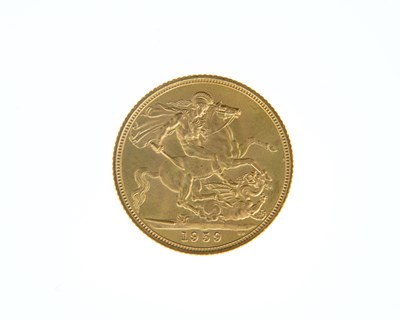 Lot 58 - Elizabeth II, Sovereign, 1959