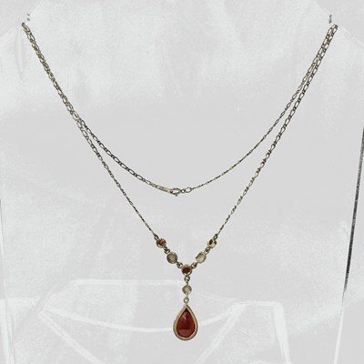 Lot 627 - A 9ct gold garnet and pearl necklace