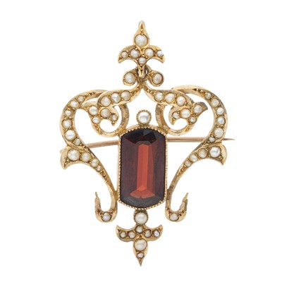 Lot 203 - An Art Nouveau gold garnet and pearl pendant