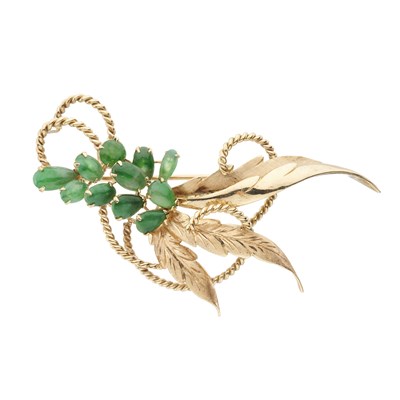 Lot 28 - A 14ct gold jadeite floral spray brooch