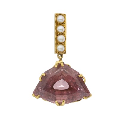 Lot 27 - A 15ct gold pink tourmaline and pearl pendant