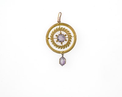 Lot 11 - An Art Nouveau 9ct gold amethyst drop pendant