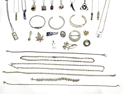 Lot 491 - A large selection of silver jewellery
