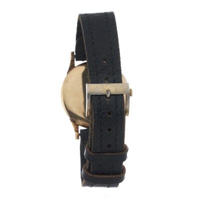 Lot 259 - Everite, a 9ct yellow gold Embassy wrist watch