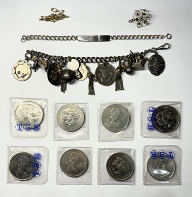 Lot 667 - A selection of silver and gold jewellery, and eight various crowns