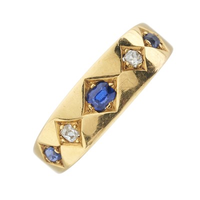 Lot 17 - A late Victorian 18ct gold sapphire and diamond band ring