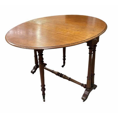 Lot 958 - An oval oak gate legged occasional table, 73...