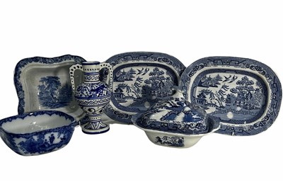 Lot 34 - An assortment of blue and white transferwares...