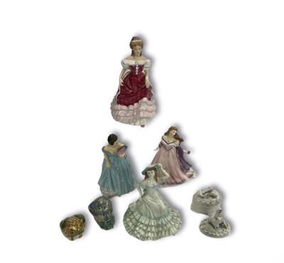 Lot 51 - An assortment of figurines and collectables...