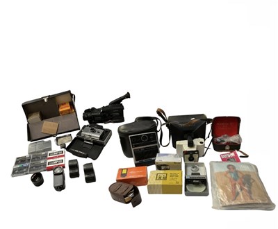 Lot 401 - Cameras/Photography: cameras including Kodak,...