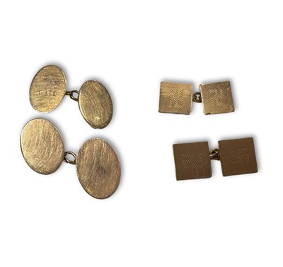 Lot 592 - A pair of 10ct rose gold oval cufflinks and a...