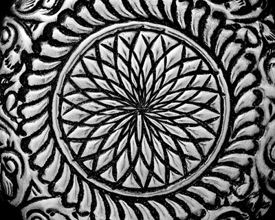 Lot 36 - A silver-coloured metal evening purse or bag,...