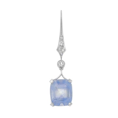 Lot 167 - A Sri Lankan sapphire and diamond pendant