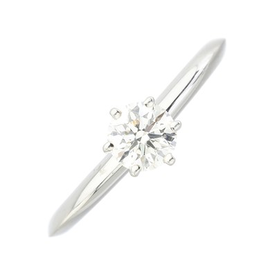 Lot 118 - Tiffany & Co., a platinum diamond single-stone ring