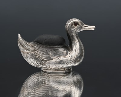 Lot 53 - A George V novelty silver pin cushion,...