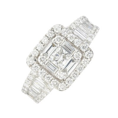 Lot 200 - An 18ct gold diamond cluster dress ring