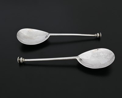 Lot 240 - A pair of Elizabeth I silver seal top spoons,...