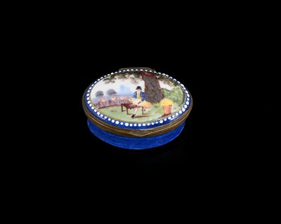 Lot 299 - A Bilston enamel patch box, circa 1790, oval...