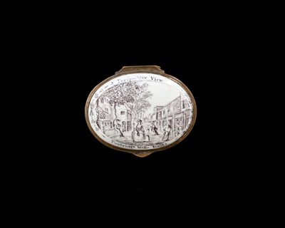 Lot 294 - A Bilston enamel patch box, circa 1780, oval...