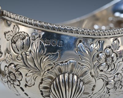 Lot 49 - A late Victorian silver sauce boat, modelled...