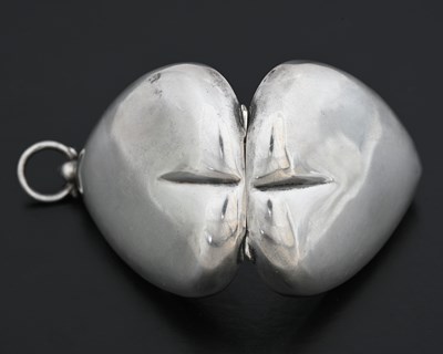 Lot 253 - An Edwardian silver triple sovereign case,...